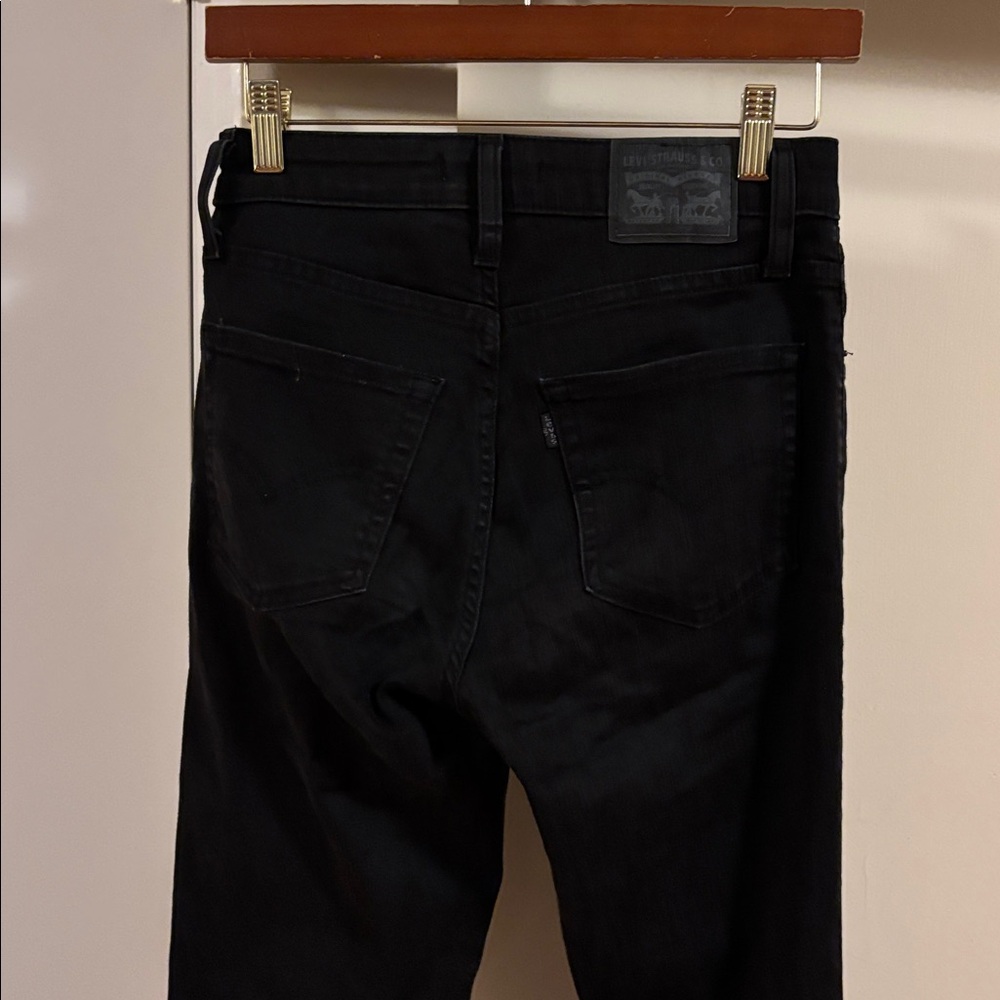 Levi Jeans with FLARE - Picture 3 of 6